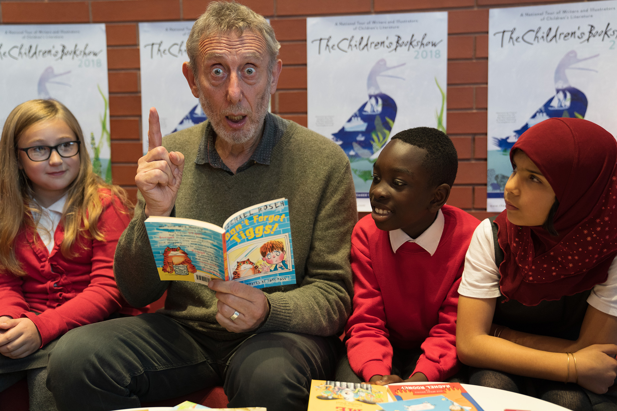 Poet Michael Rosen reading with children